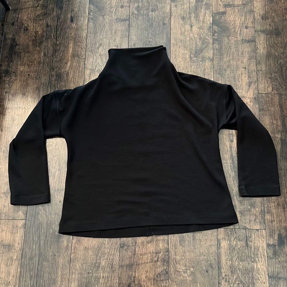 Lululemon lightweight wool turtleneck, 8
